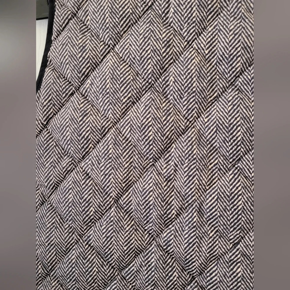 J. Crew Factory Printed Quilted Puffer Vest NWT - Picture 5 of 5